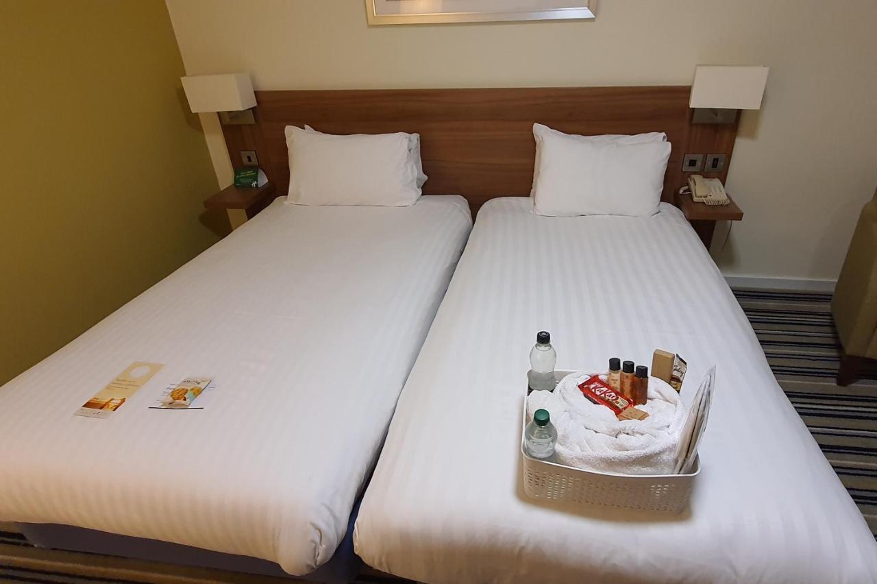 Holiday Inn Swindon By Ihg Экстерьер фото