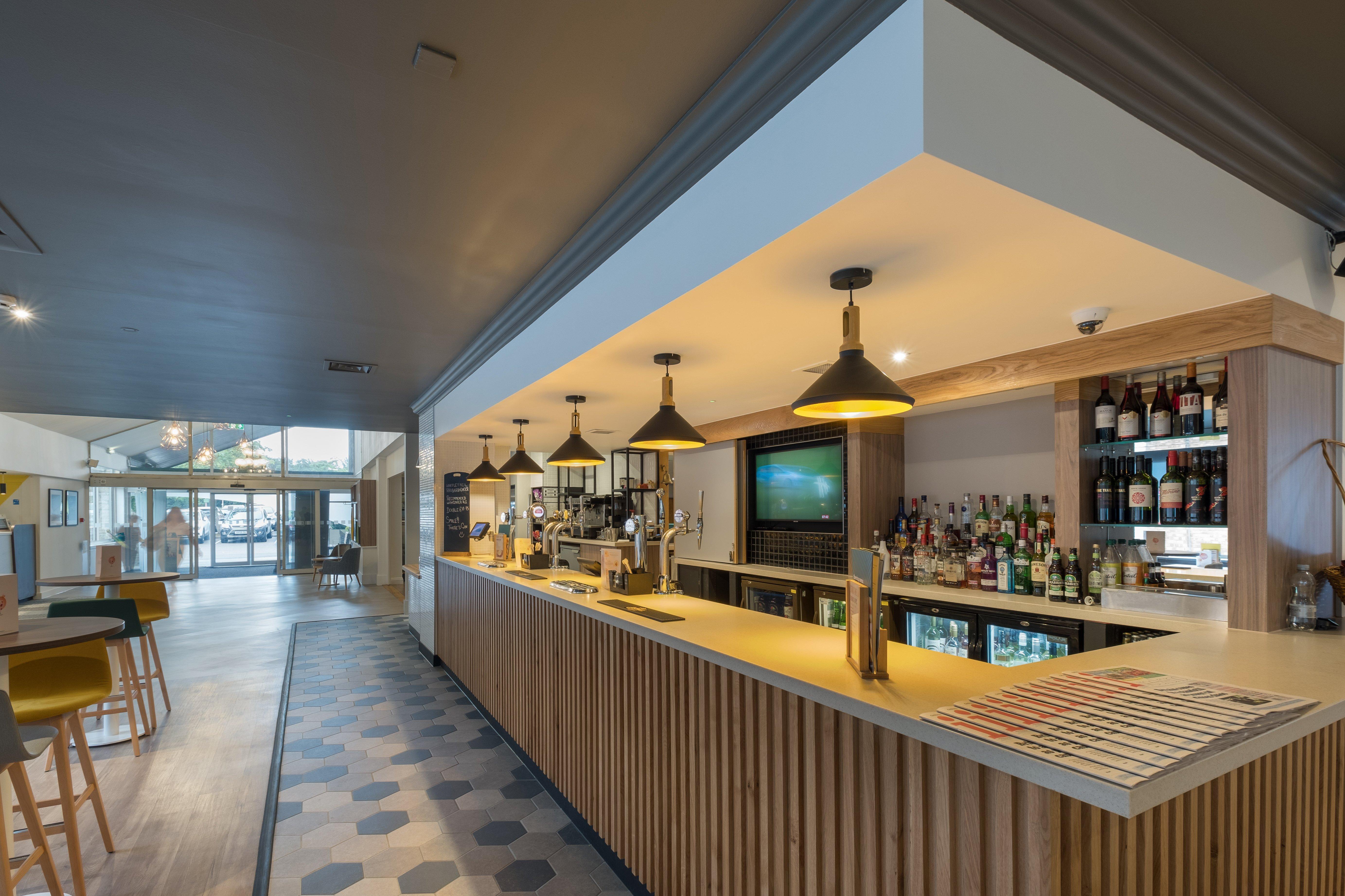 Holiday Inn Swindon By Ihg Экстерьер фото