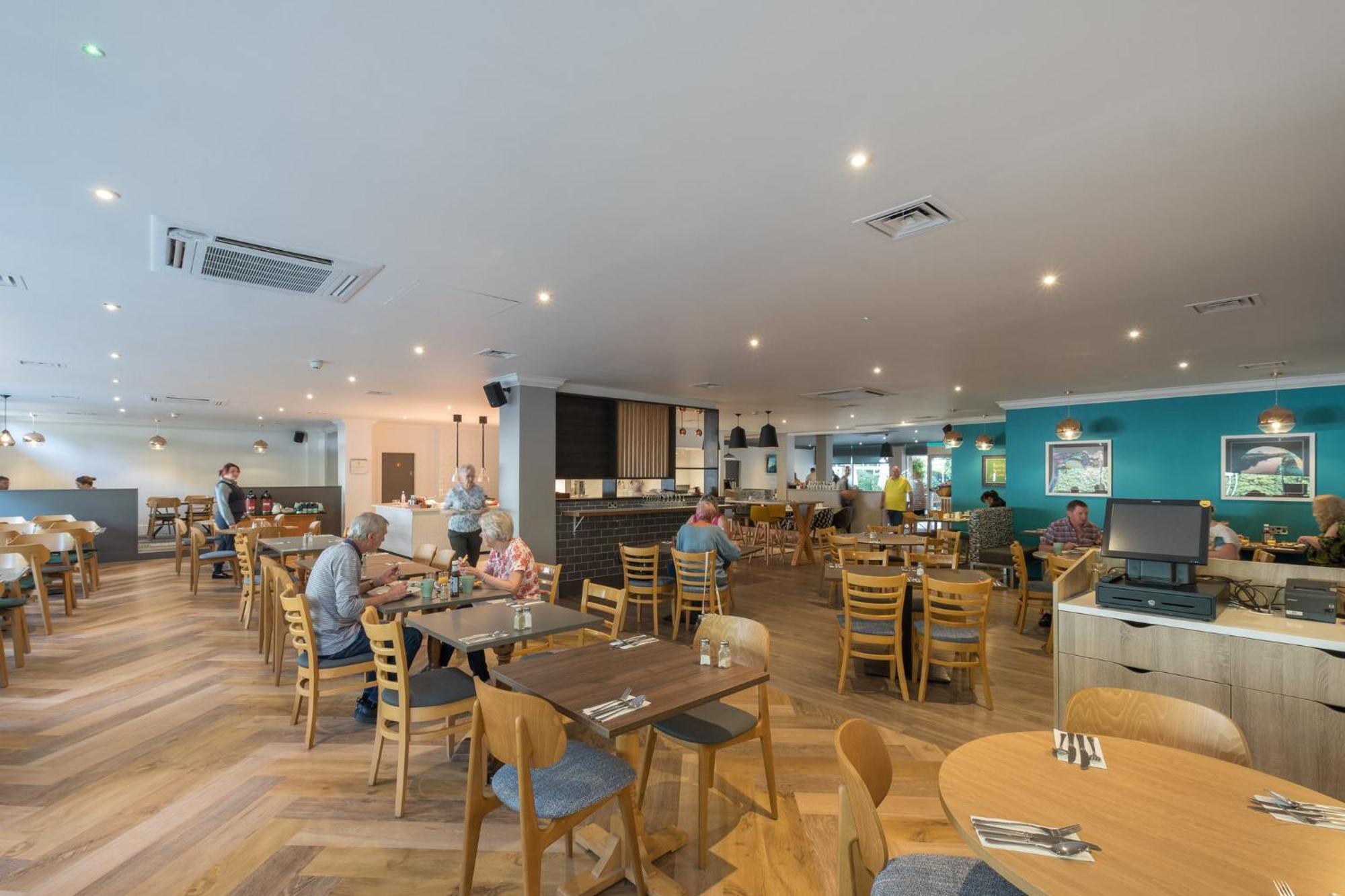 Holiday Inn Swindon By Ihg Экстерьер фото