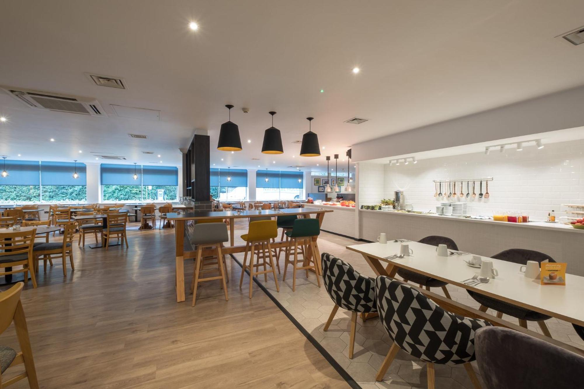 Holiday Inn Swindon By Ihg Экстерьер фото
