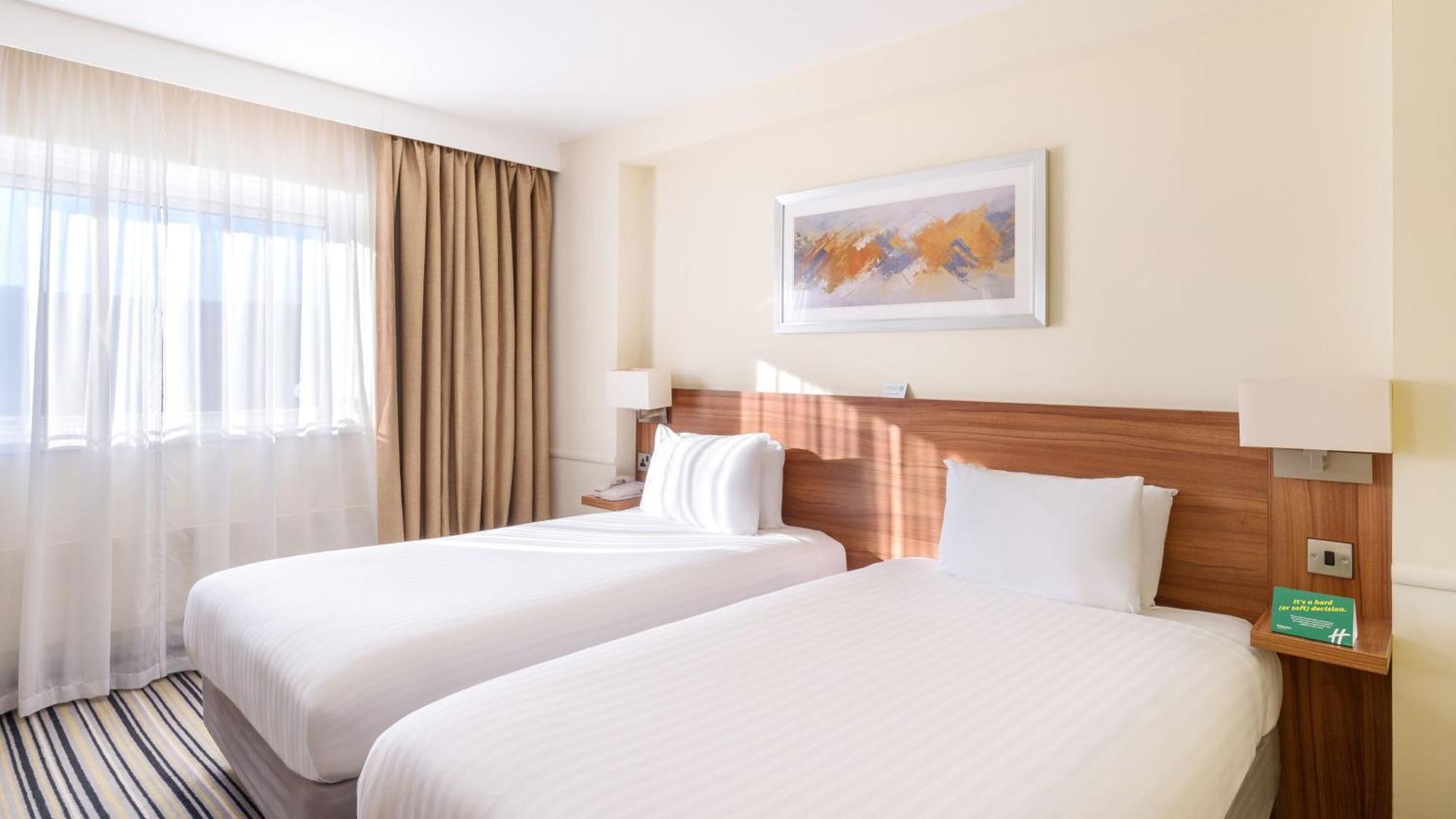 Holiday Inn Swindon By Ihg Экстерьер фото