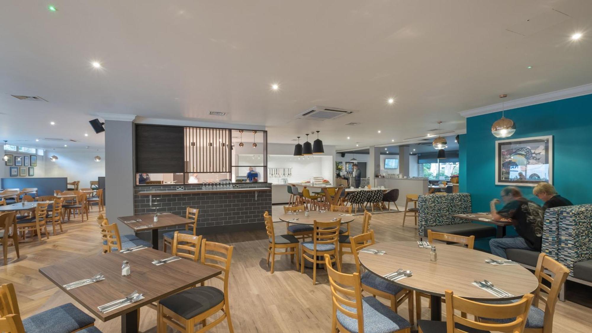 Holiday Inn Swindon By Ihg Экстерьер фото