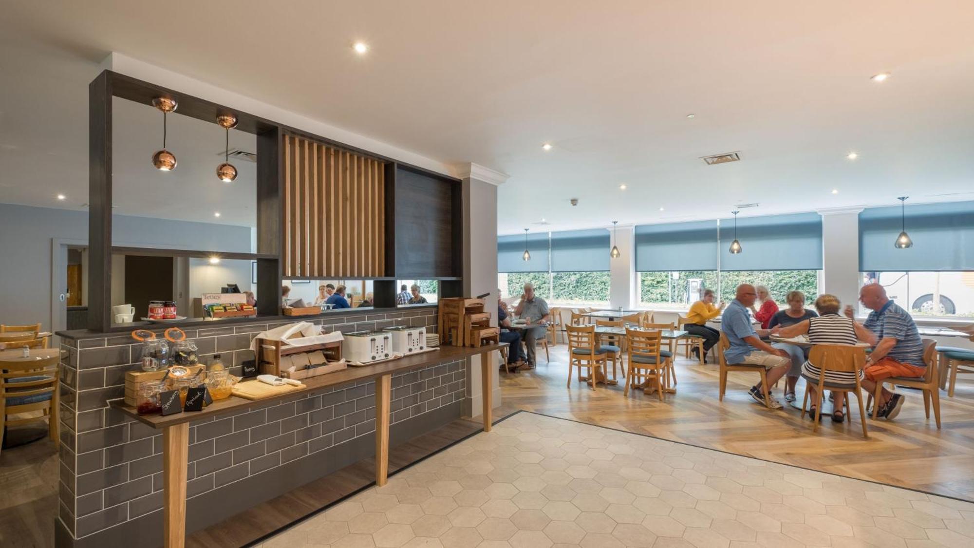 Holiday Inn Swindon By Ihg Экстерьер фото