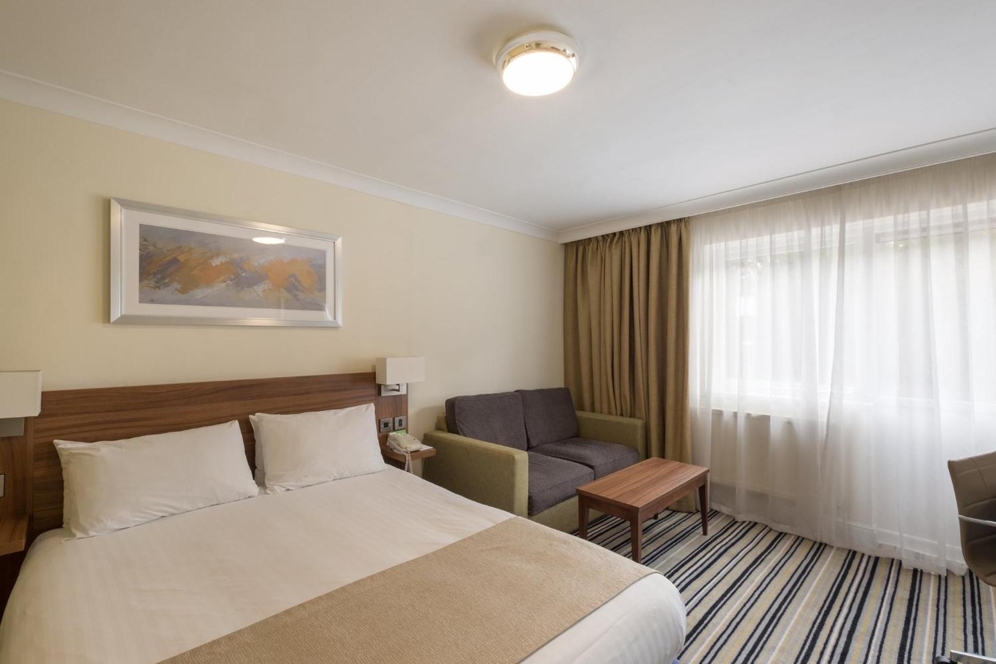 Holiday Inn Swindon By Ihg Экстерьер фото